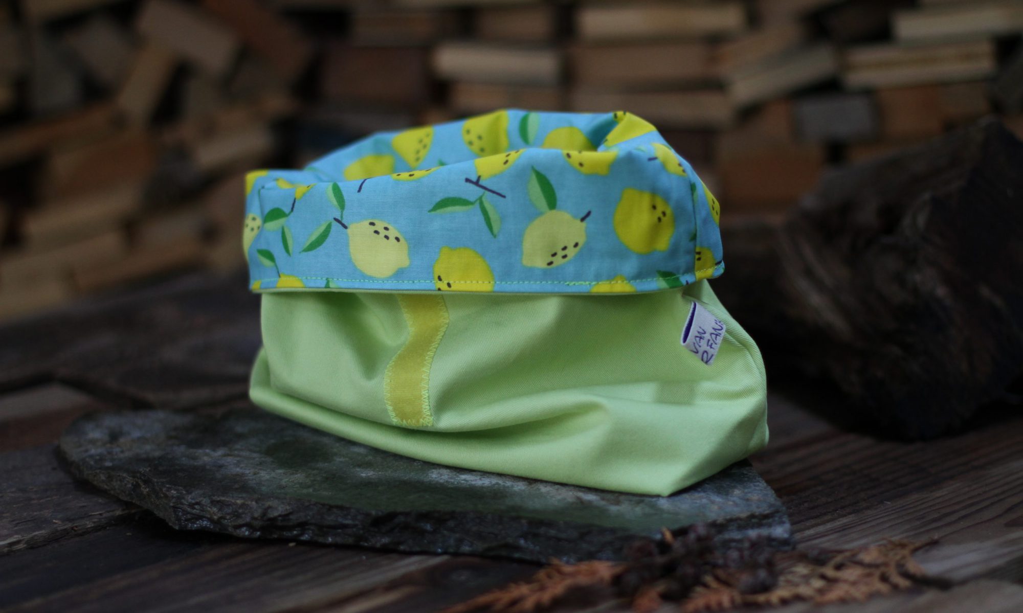 Lunchbag vanderfank außen grün innen blau mit zitronen